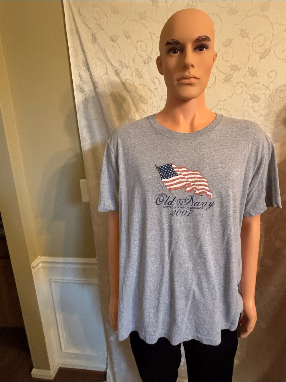 017 Old Navy Mens XXL Gray 2007 Gray American Flag T-Shirt (Good Condition)